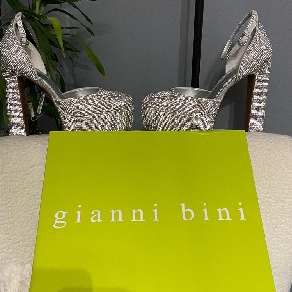 Gianni Bini Silver Glitter Platform Heels